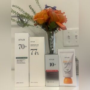 Anua Heartleaf Skincare Set - White and Orange